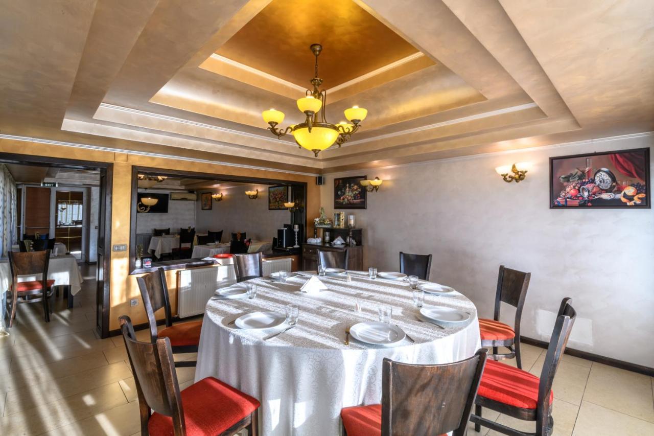 Vila Palace Caransebeş Eksteriør bilde