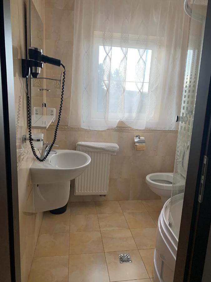 Vila Palace Caransebeş Eksteriør bilde