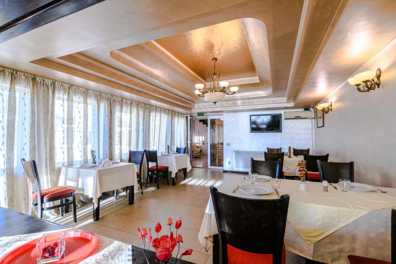 Vila Palace Caransebeş Eksteriør bilde